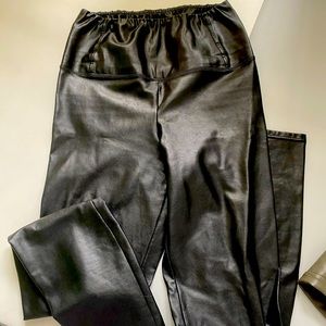 Aritzia Daria Pant Black